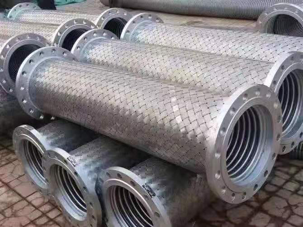 金屬軟管生產(chǎn)現(xiàn)場(chǎng)